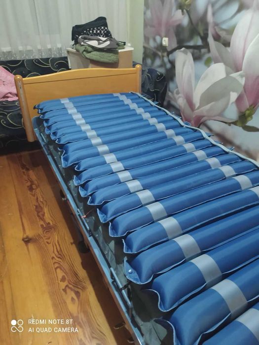 ліжко на колесах з механічним приводом з протипролежневим матрацом