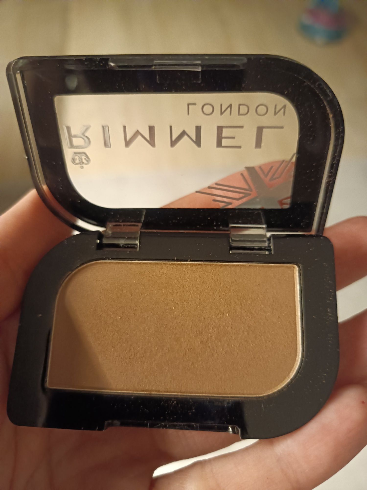 Rimmel cień do powiek Magnif'eyes 003