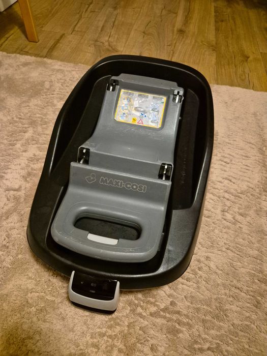 Fotelik samochodowy Maxi Cosi CabrioFix + Baza isofix FamilyFix.