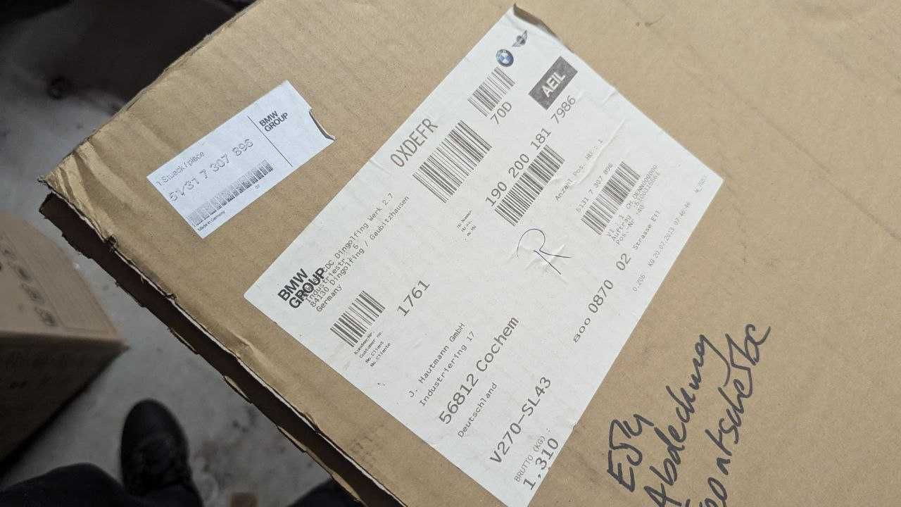 Oryginalna uszczelka szyby przedniej BMW X1 E84