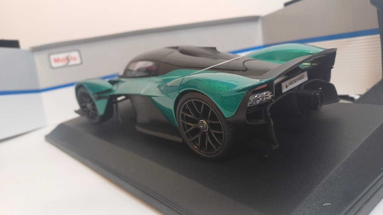 1/18 Aston Martin Valkyrie vd - Maisto