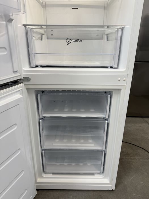 Холодильник Whirlpool 2 м no frost