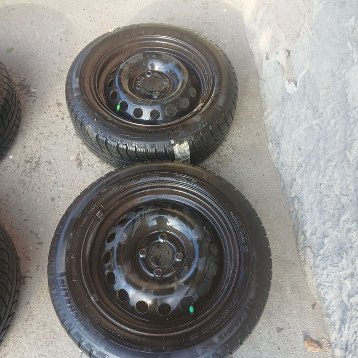 Felgi z oponami zimowymi 15