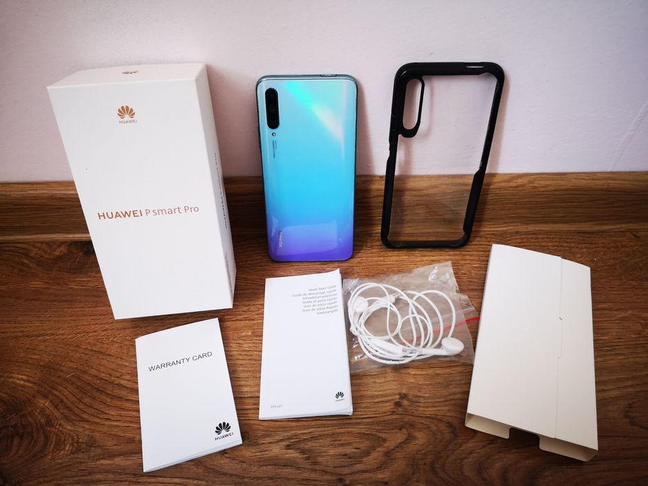 Huwaei p smart pro telefon 128G/ 8GB plus akcesoria pokrowiec pudelko
