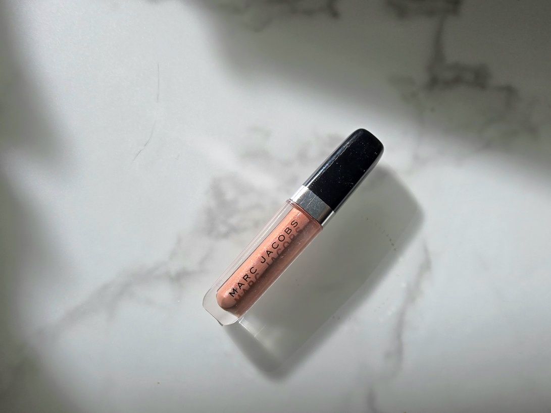 Marc Jacobs - Błyszczyk do ust Enamored