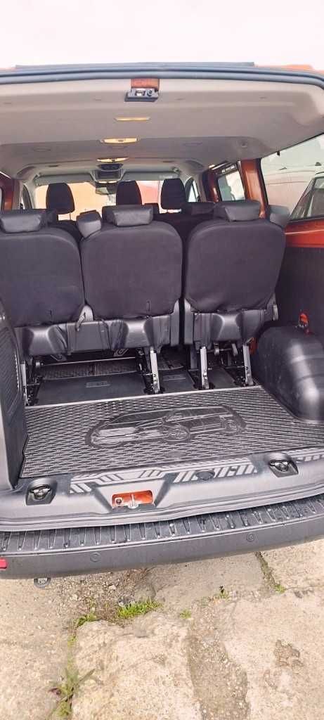 Wynajem busa, wypożyczalnia, bus 9 osobowy automat Ford Transit Custom