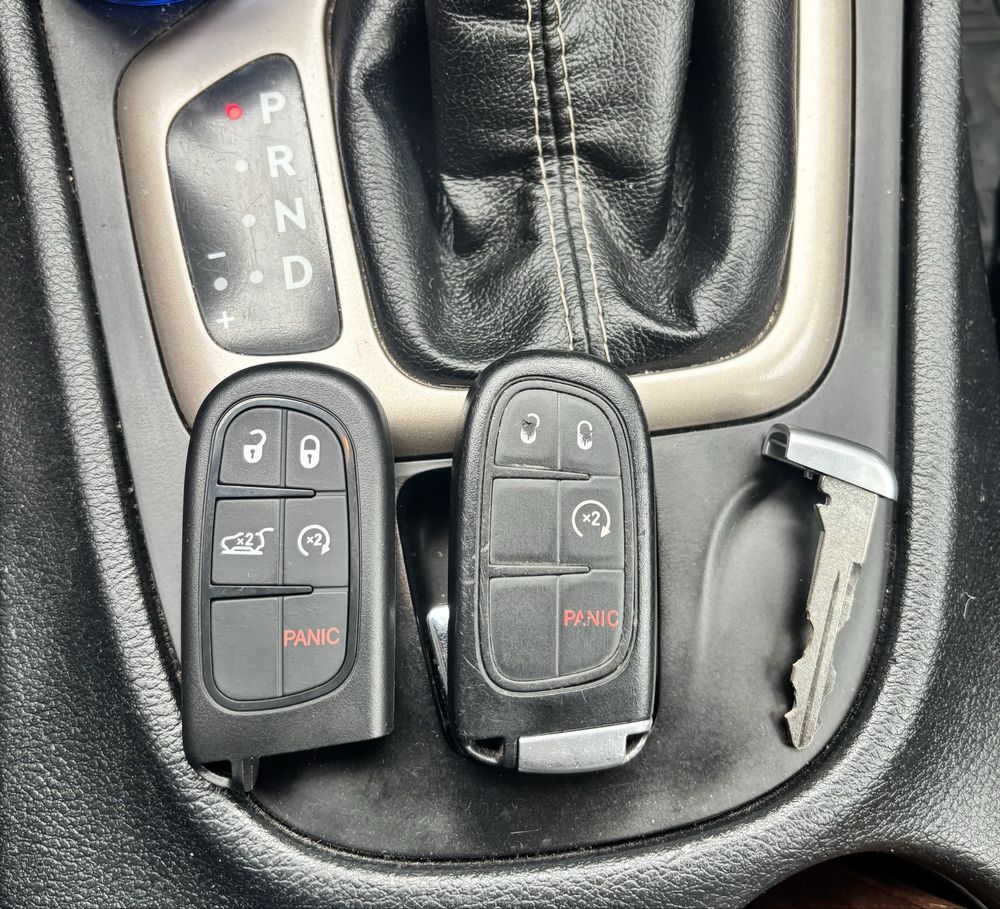 Jeep cherokee kl radio polski parzyste fale mgla kierunki kluczyki