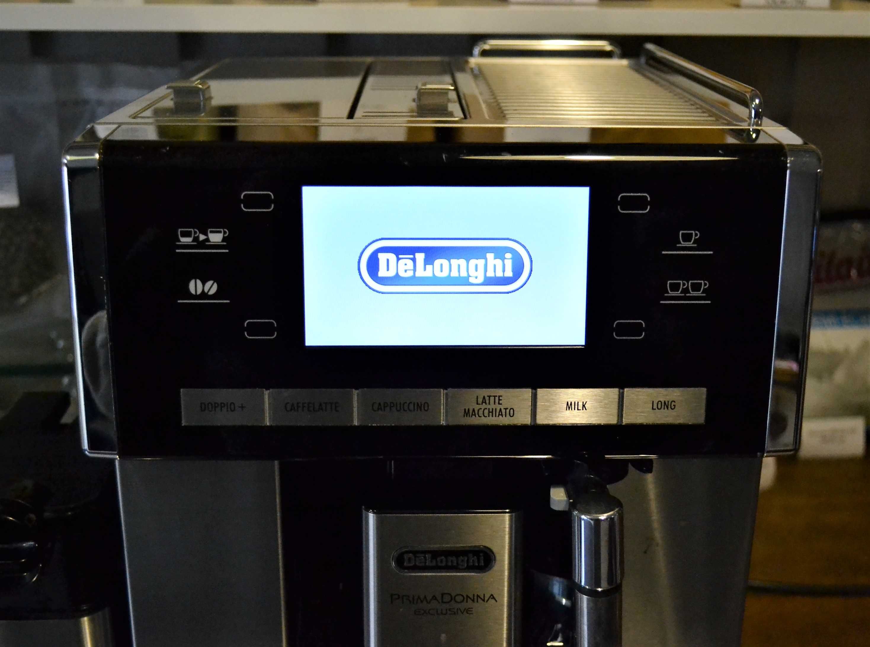 Кавоварка кофемашина премиум Delonghi ESAM 6850 M домой