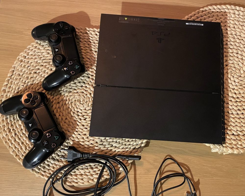 Konsola Playstations 4 PS4 + 2x pady oryginalne Dysk 1TB
