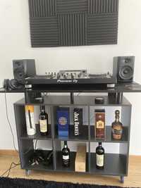 Mesa para DJ (móvel)