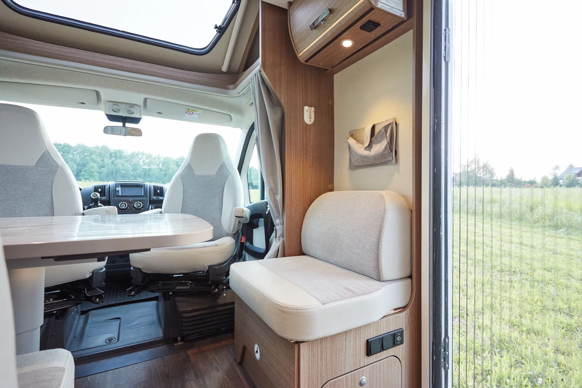 Citroën Jumper  Camper Carado T449 półintegra, bogate wyposażenie