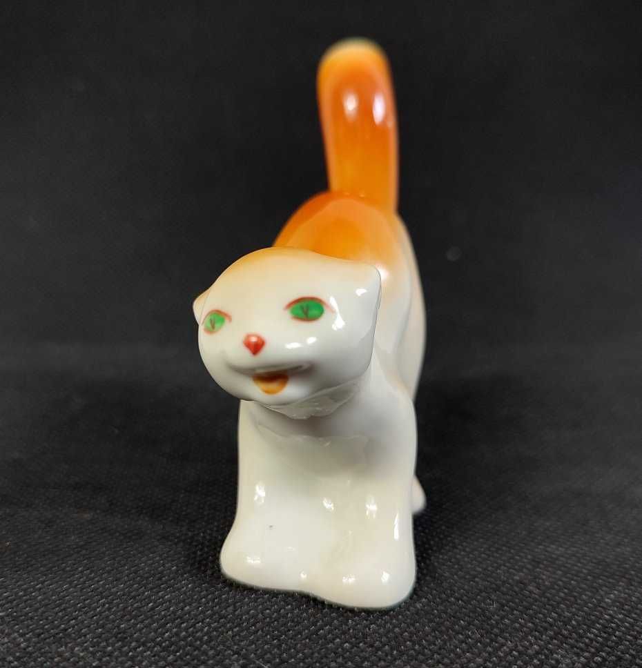 porcelanowy kot-Połonne