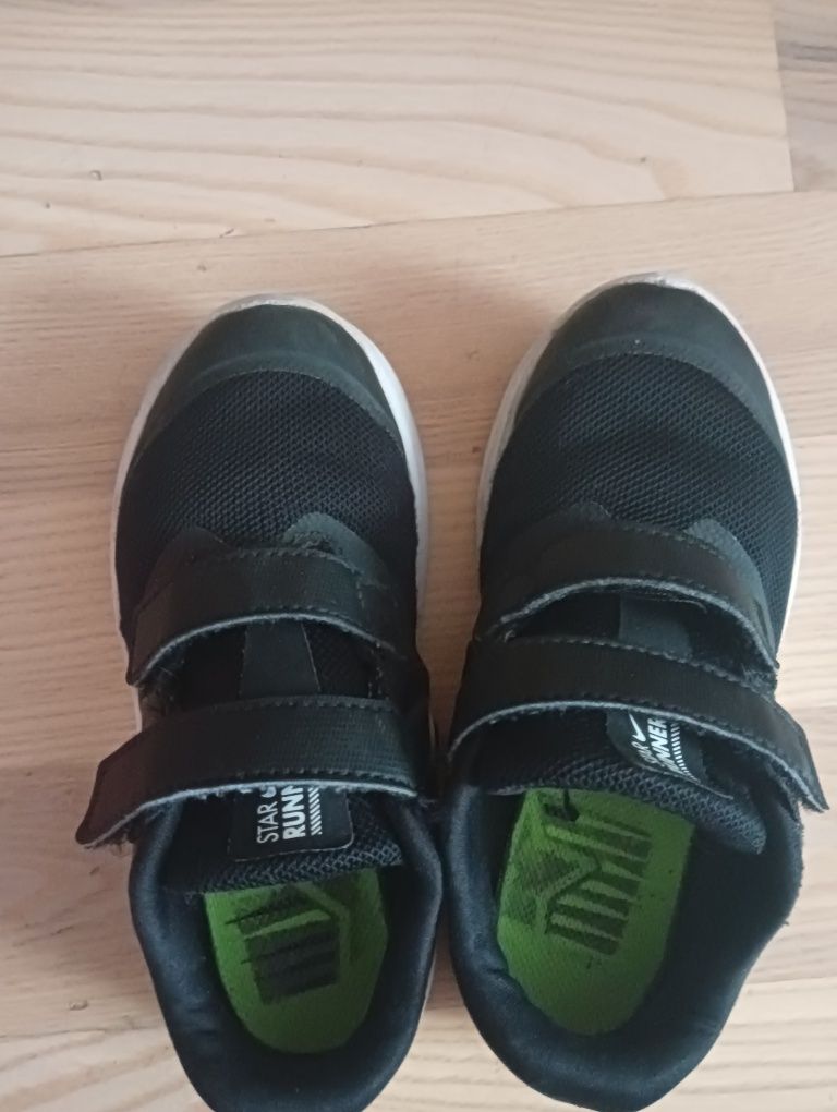Buty sportowe Nike r. 27