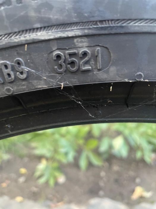235/45/18 Uniroyal WinterExpert шини