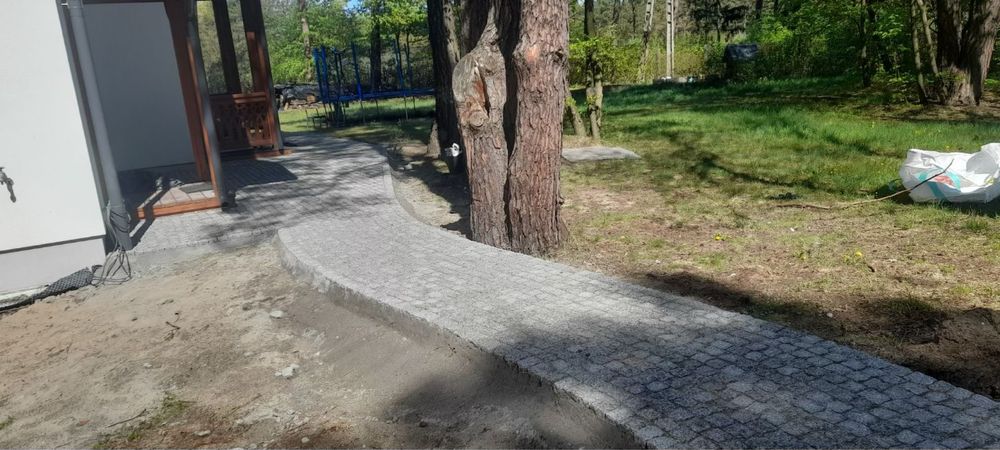 Ukladanie kostki brukowej i granitowej