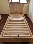 Cama de corpo e meio com sommier + colchão