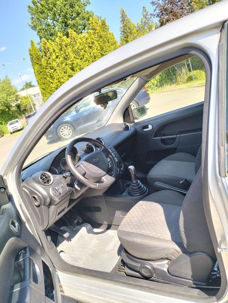 Ford Fiesta 3D/2005r./Klima/Nowe BT/Małe spalanie