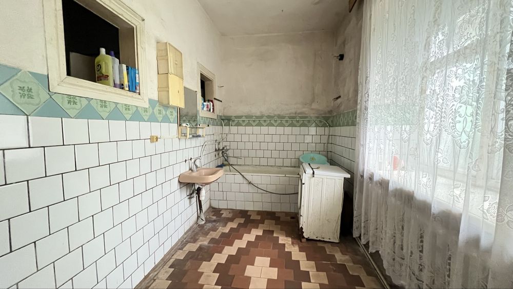 Продам будинок в Бабині на два входи