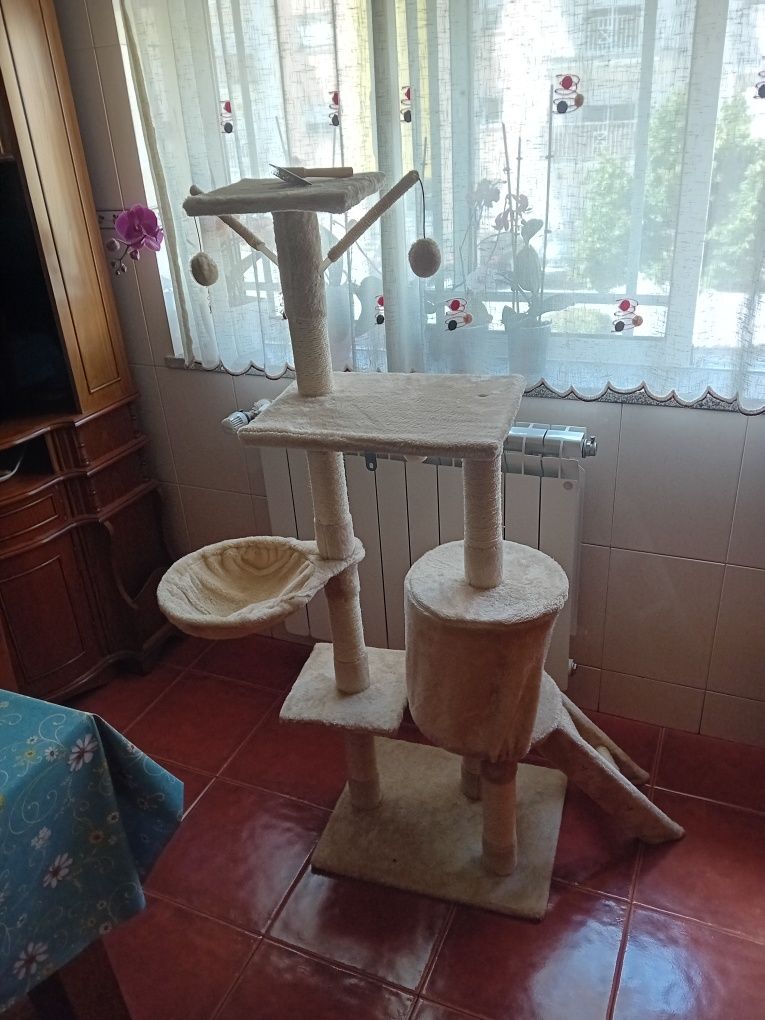 Vendo arranhador para gatos novo