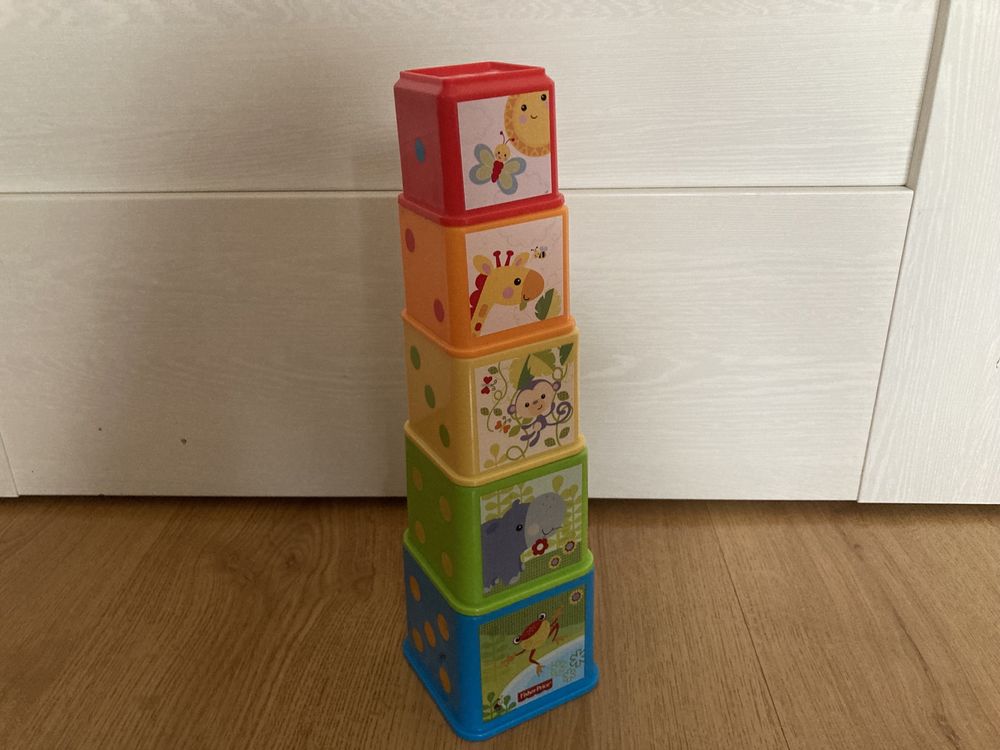 FISHER PRICE KLOCKI ODKRYWCY piramidka kubeczki 6m+