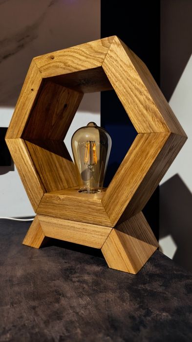 Lampa drewniana z dębu – autorski projekt