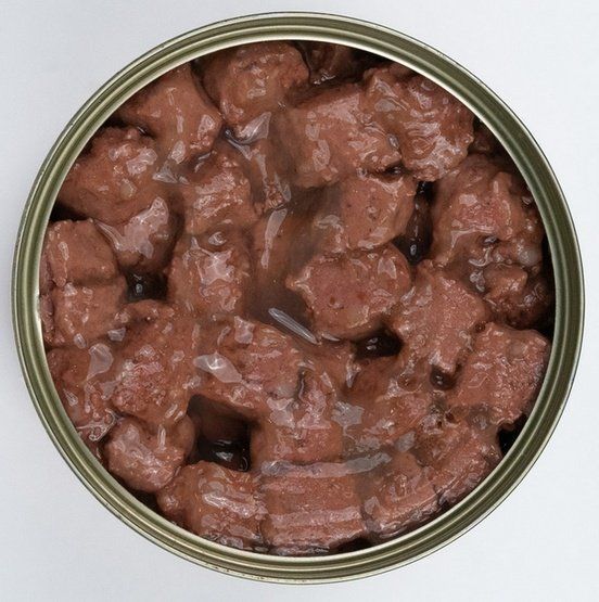 Karma dla dorosłych kotów TUF TUF Kawałki mięs z wołowiną w sosie 415g