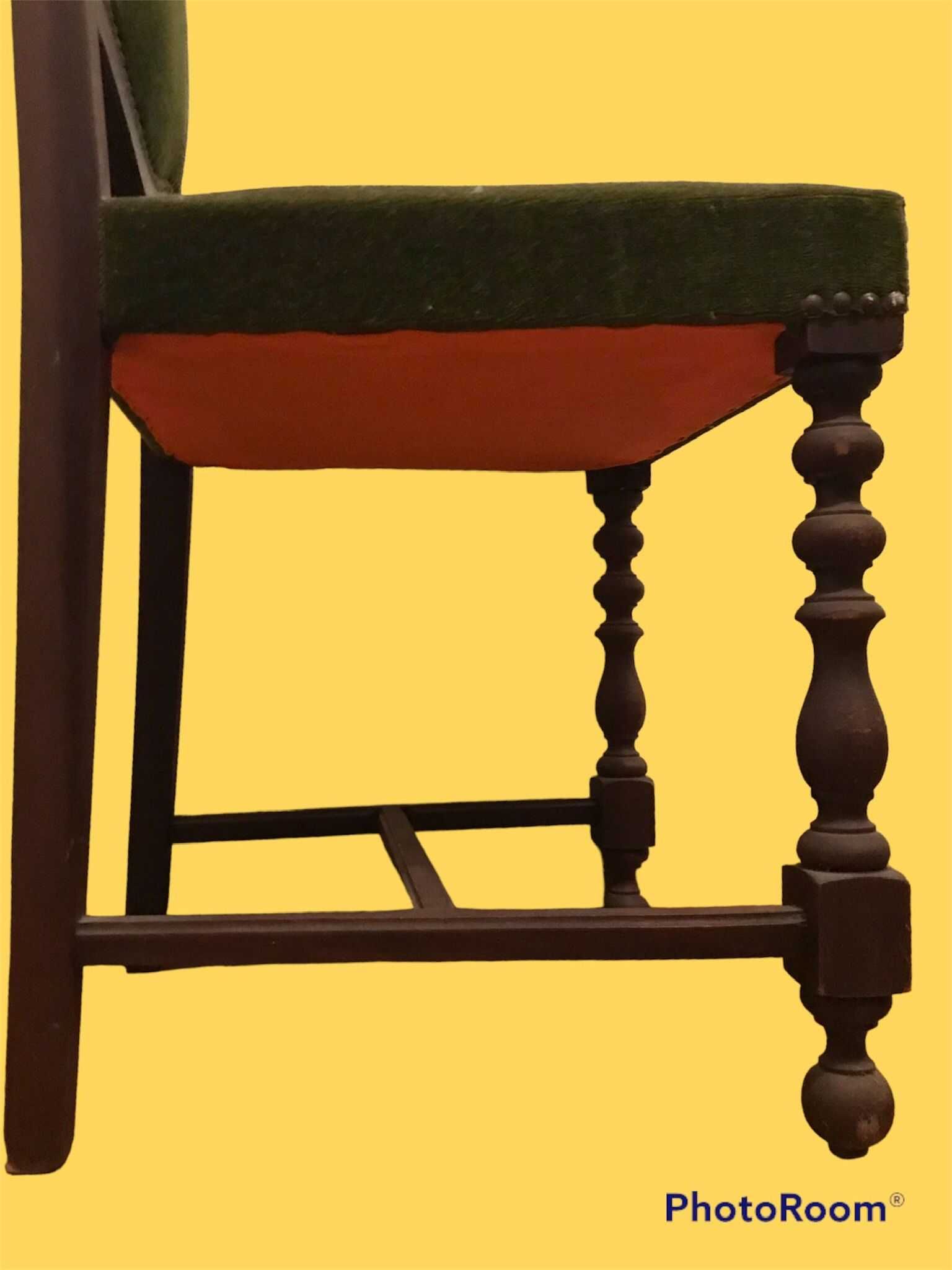 2 cadeiras de madeira antigas, vintage, forro verde, veludo