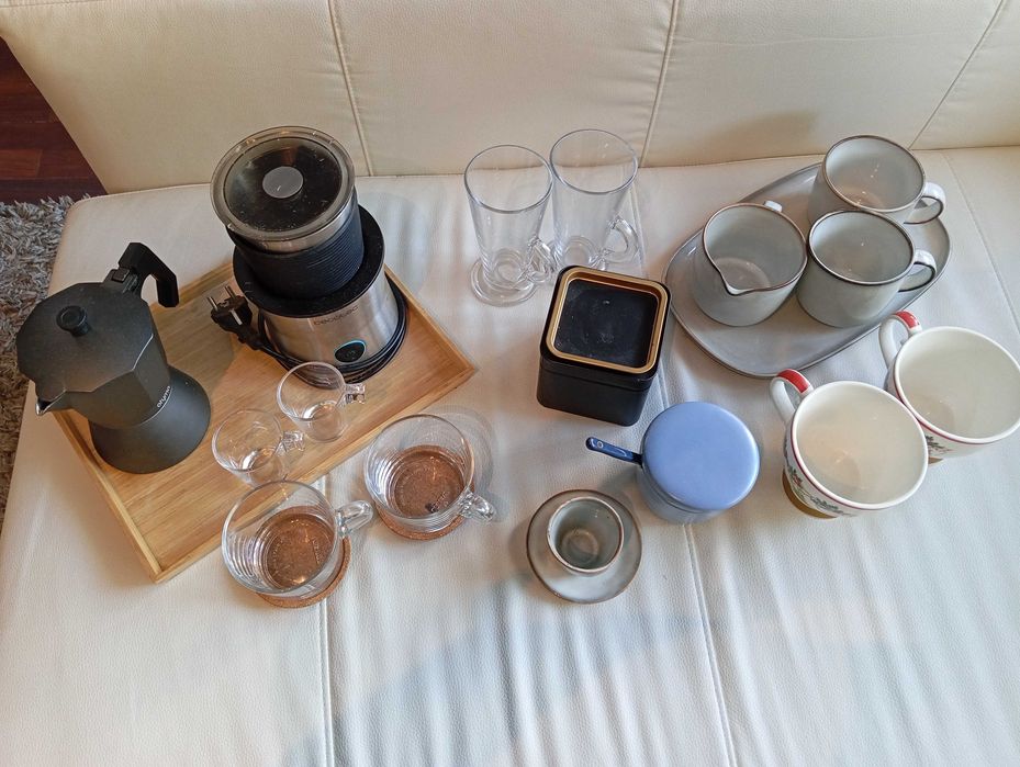 Conjunto para café com cafeteira italiana e espumador de leite