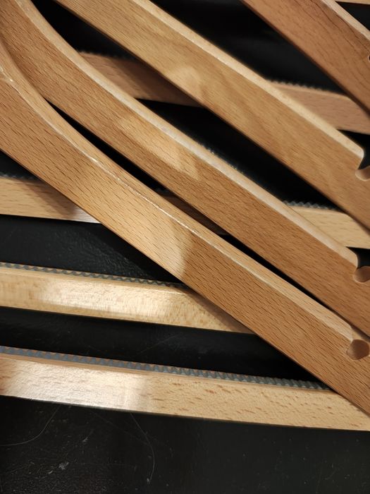 Mocne drewniane wieszaki