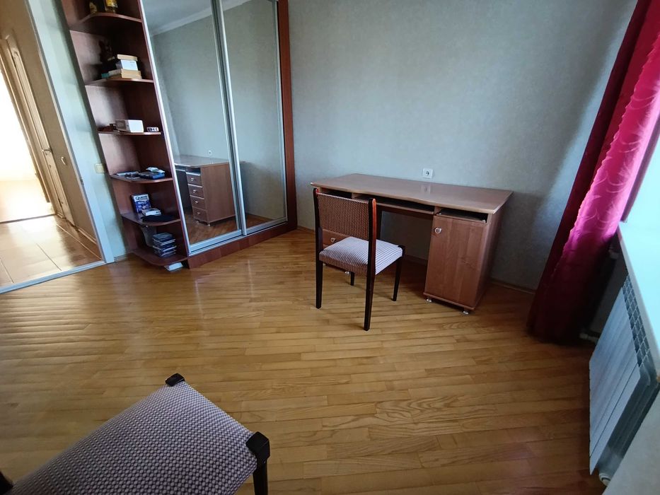 Продам 3-кімнатну квартиру на Космосі