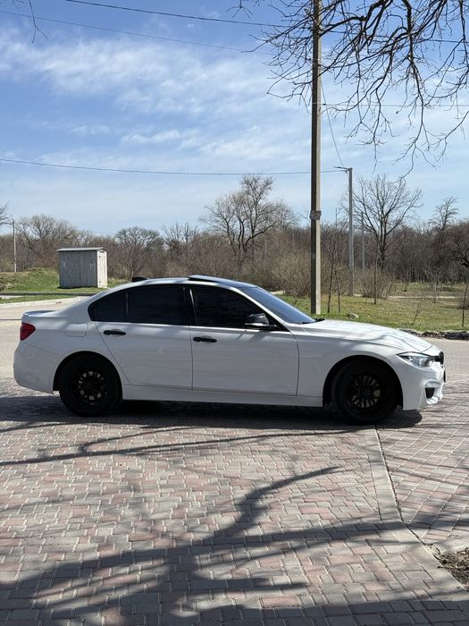 Продам BMW F30 328i 2015 Рестайлінг