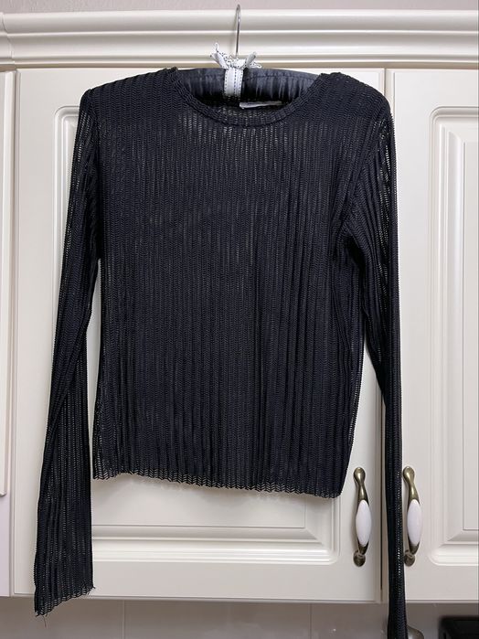 Prześwitująca, czarna bluzka z Zary