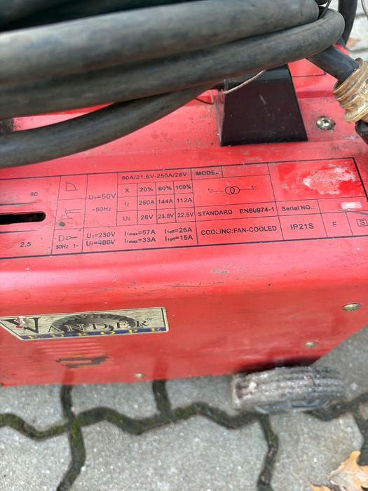 Spawarka Mastery 250 z przewodami miedzianymi 10 mm 230 V