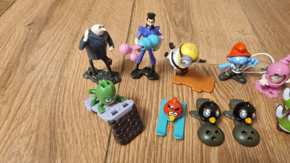 Игрушки из Киндер сюрпризов