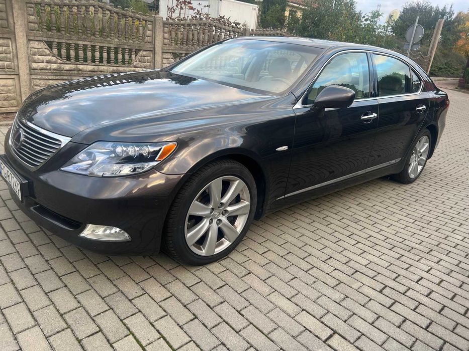Lexus LS600HL ZADBANY!!!