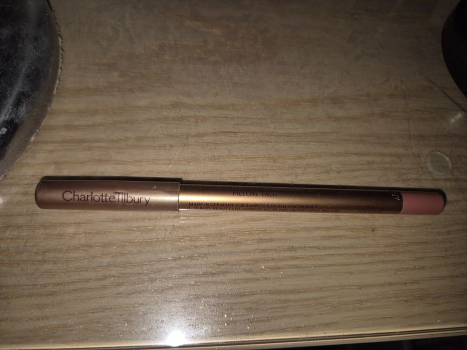 Charlotte Tilbury konturówka Pillow Talk