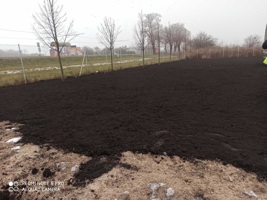 Ziemia czarnoziem, humus ogrodowa przesiewana pod warzywa trawnik