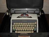 Máquina de escrever Olympia De Luxe