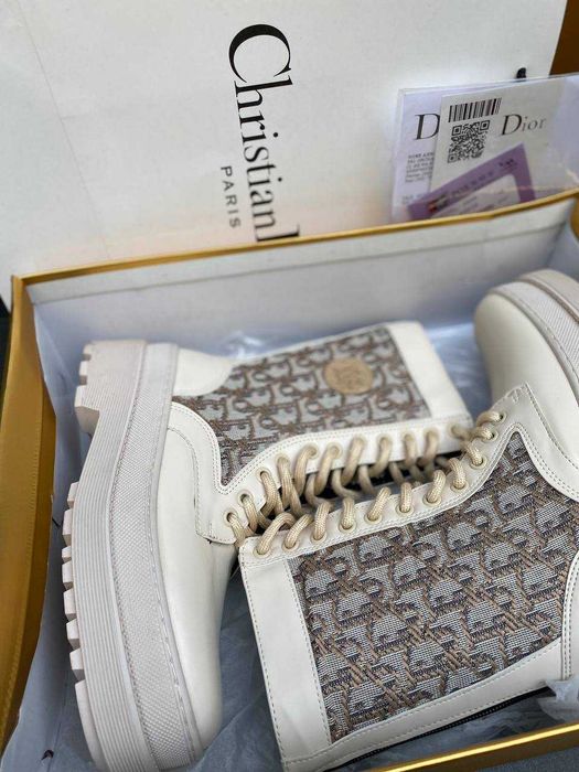 Dior Boot Beige Logo