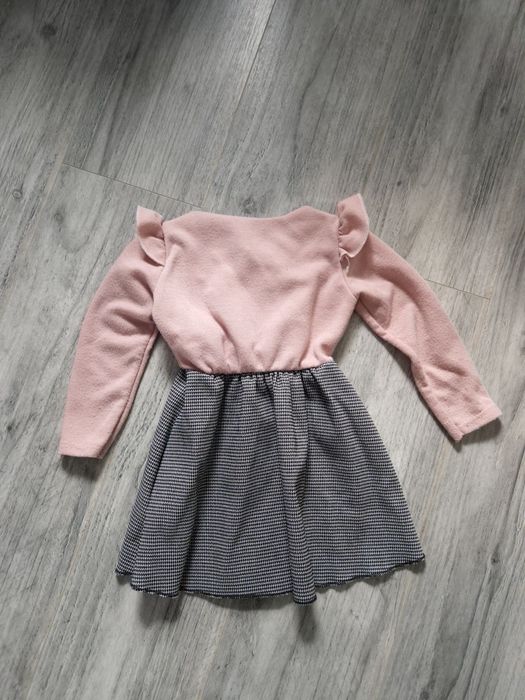 Sukienka z kokardką