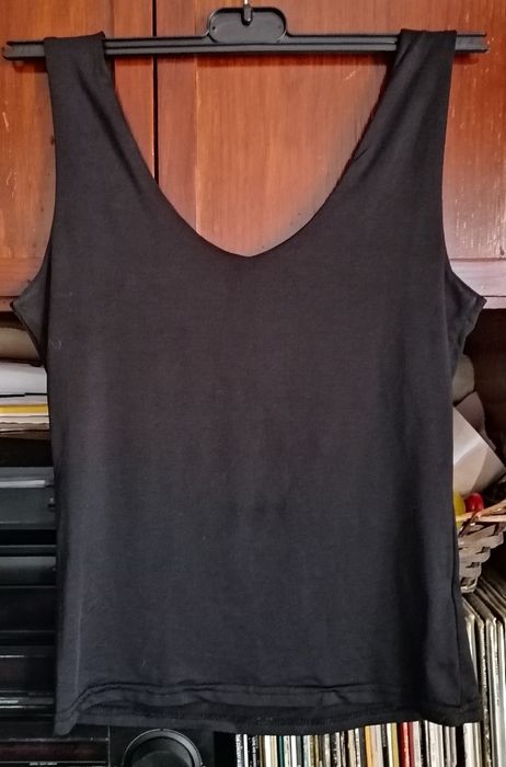 Blusas tamanhos S e M.