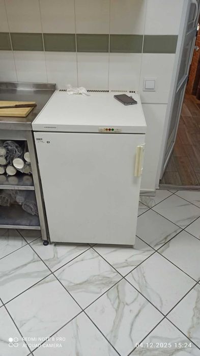 морозильна камера Liebherr на 4 камери.