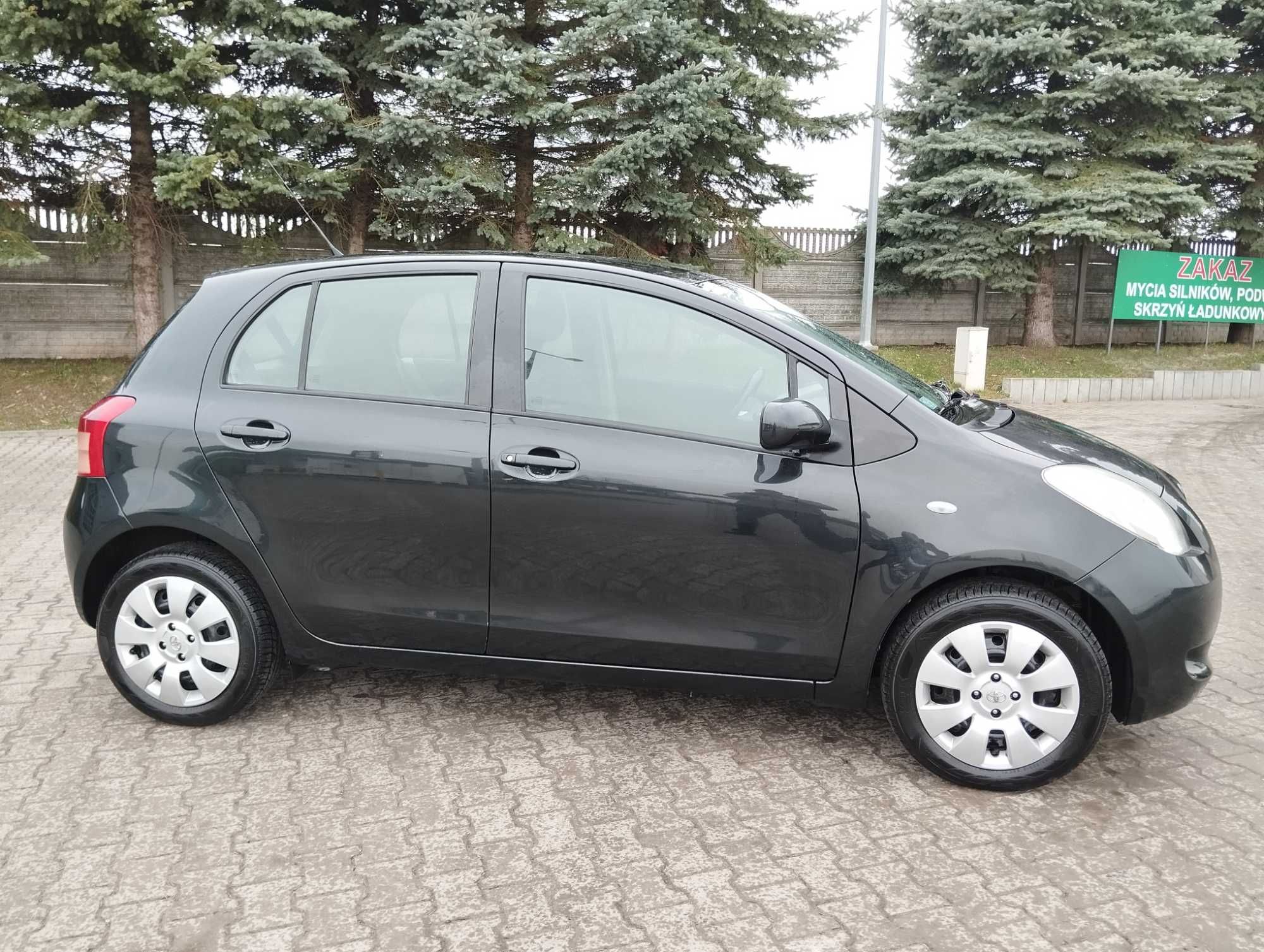 Toyota Yaris, benzyna, 5 drzwi, klimatyzacja, stan bdb, serwisowana