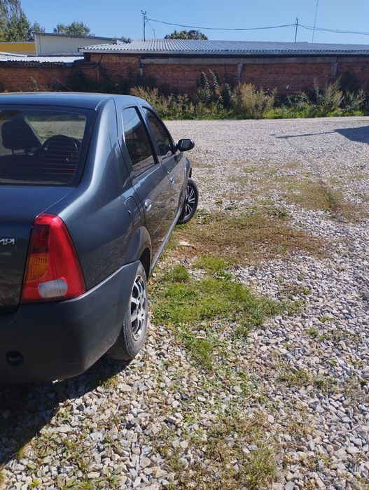 Автомобіль dacia logan