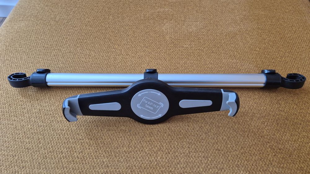 Uchwyt samochodowy do tabletu