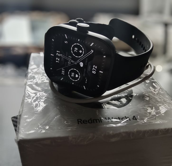 Часы Xiaomi Redmi Watch 4 смарт