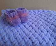 Manta bebe e sapatos de croche