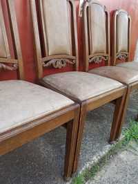 Antyki: 4 krzesła drewniane, skórzana tapicerka + stół drewniany rozkł
