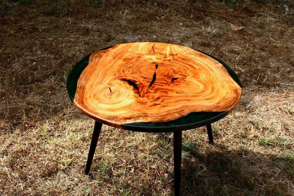 Mesa de Centro em Resina e Madeira Natural - Design Exclusivo