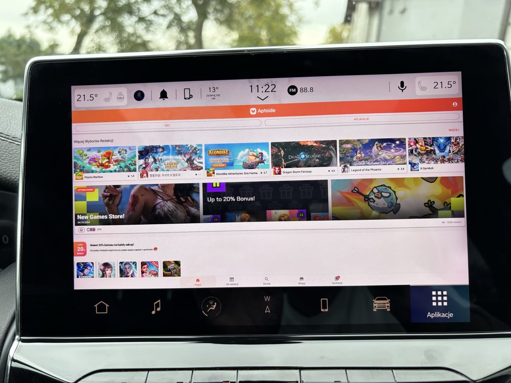 Jeep Compass radio uconnect 5 polski mapy lektor aplikacje youtube